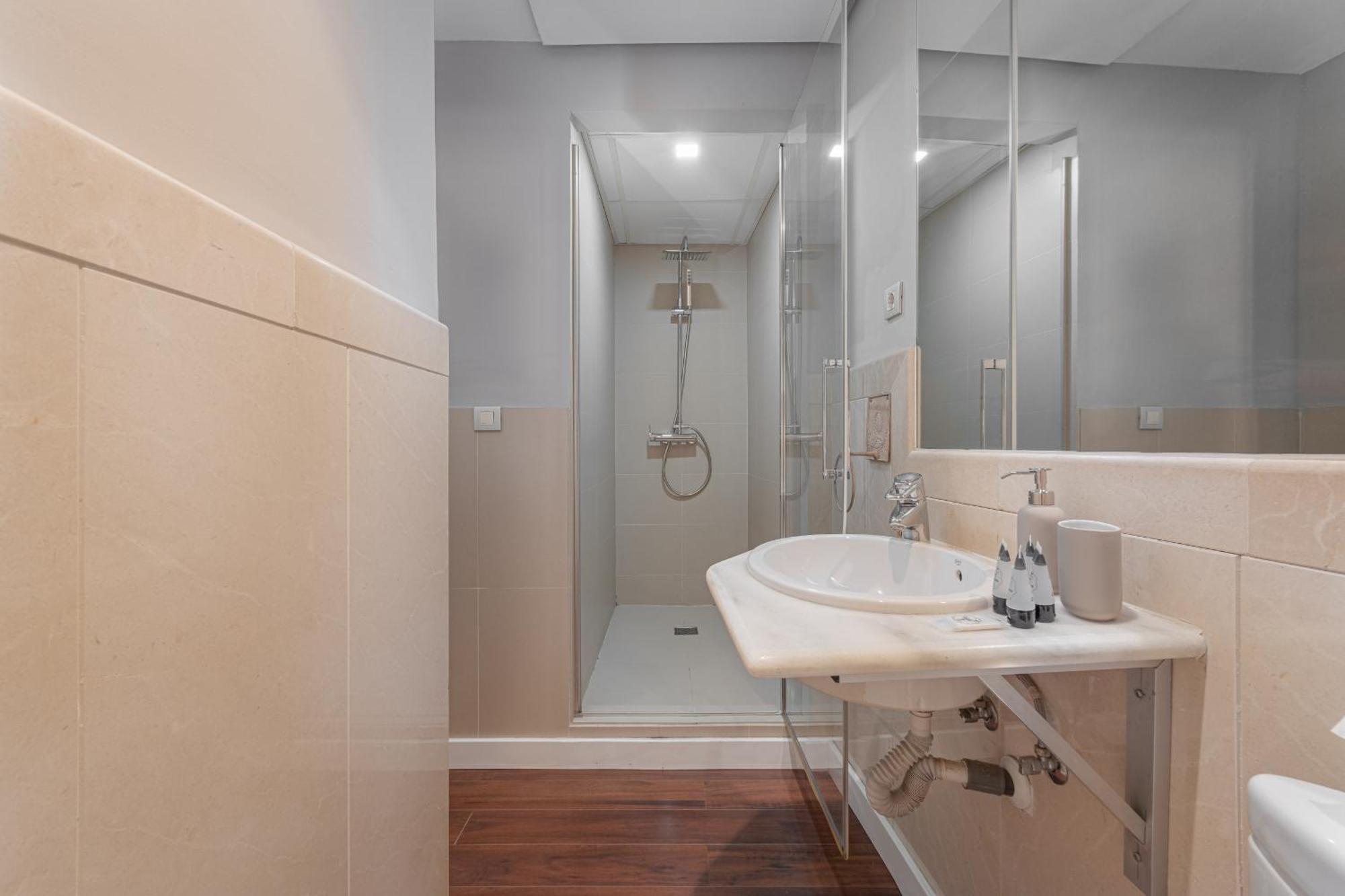C31 Deluxe Apartment Into Cathedral Square มาลากา ภายนอก รูปภาพ